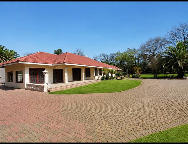 4 BEDROOM HOUSE FOR SALE IN THREE RIVERS